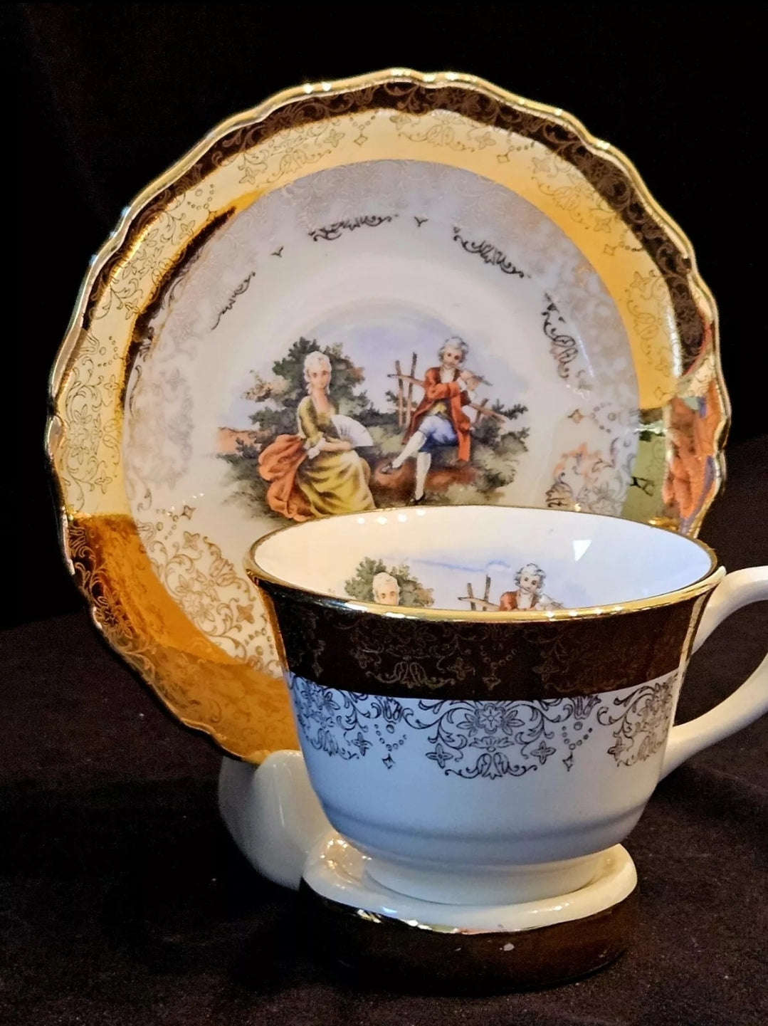 1930s Sabin Crest-O-Gold teacup & saucer on ceramic wall display 22k